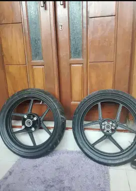 Velg tapak lebar