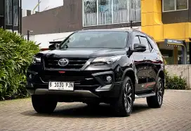 Toyota Fortuner VRZ TRD 2.4 4x2 Tahun 2018 Hitam Good Condition