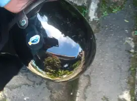 Helm hitam slim