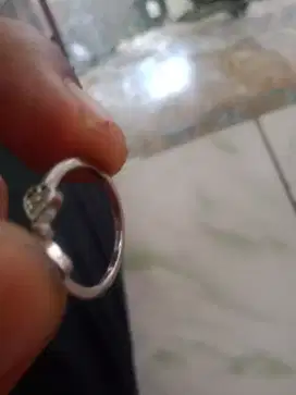 Logam mulia dan cincin wanita