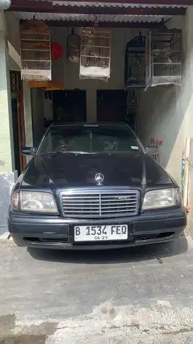 DIJUAL MERCEDEZ BENZ