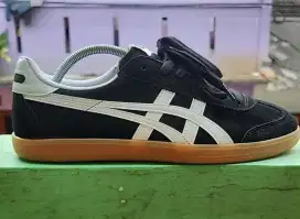 Onitsuka Tiger Tokuten Black White Gum