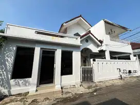 DIJUAL RUMAH 2 LANTAI PINGGIR JALAN