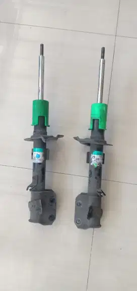 shock breaker depan (satu set) Ertiga 2013