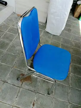 Kursi Spon Besi