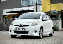 Toyota Yaris E Bakpao Tahun 2012 Putih Good Condition