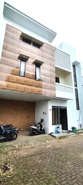 Butuh uang jual kos full penghuni