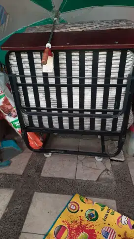 Ranjang lipat roda bonus kasur
