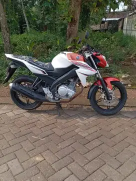 Di jual yamaha Vixion tahun2013  plat AE Ngawi samsat Ngendingan