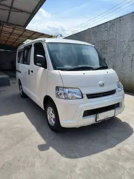 Daihatsu Granmax minibus 2023