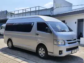Toyota Hiace 3.0 Commuter MT 2022 facelift