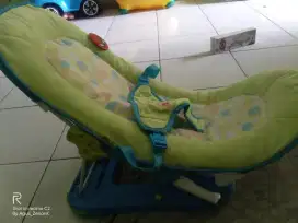 Bangku bayi warna hijau