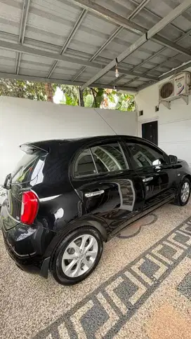 Nissan March 1.5L AT 2015 • Irit & Mulus • Siap Pakai!