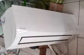 DAIKIN AC INVERTER 1 1/2PK MASIH MULUS PEMAKAIAN PRIBADI KONDISI HIDUP