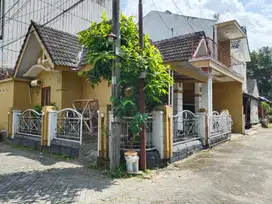 Rumah sewa furnish di perumahan seturan