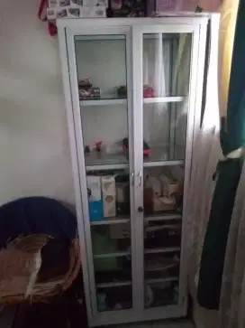 dijual lemari kaca 6 tingkat
