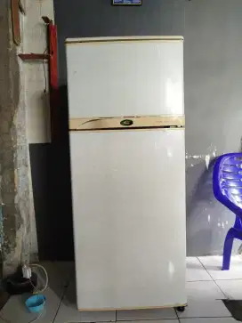 Kulkas 2pintu sanyo jadul