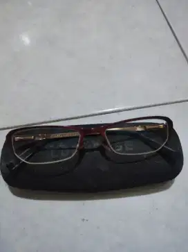 Kaca mata Converse