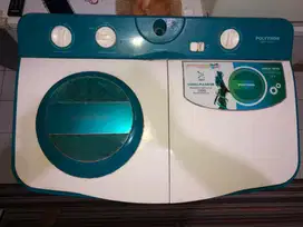 Mesin cuci 2 tabung Polytron