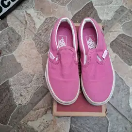 Sepatu vans pink anak