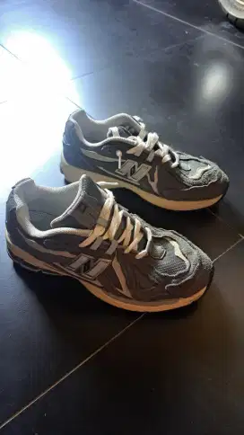 Sepatu NB 1906D