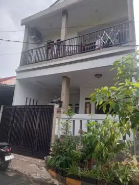 Jual rumah bagus 2 lantai di Sawangan Depok