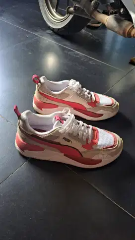 Sepatu Puma Eu 43