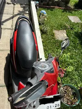 Honda Beat F1 warna merah