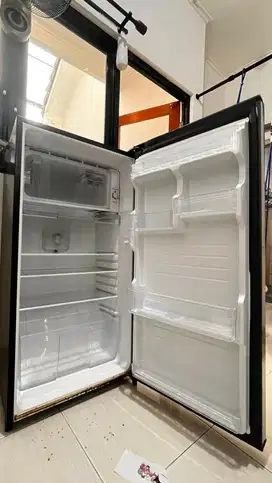 Kulkas Sharp 1 pintu