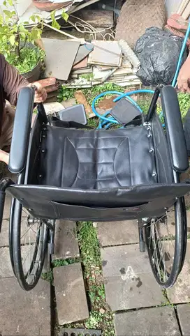 Alat Kursi Roda Dua