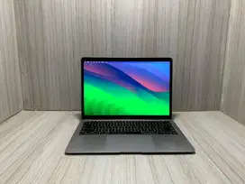 MacBook Air 13 inch 2019 8/ 256 GB