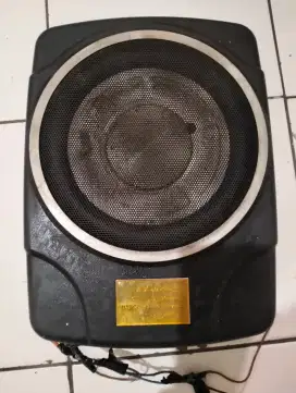 Subwoofer kolong mbq