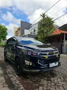 Innova Reborn V Diesel 2017 AT Matic 2.4 Solar Hitam Upgrade Venturer