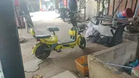 Sepeda listrik merek agathos