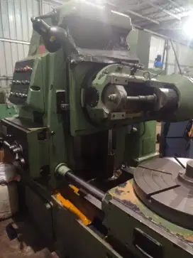 Mesin gear hobbing