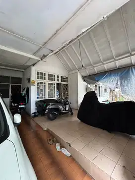 Dijual rumah lt.228m di Villa Melati Mas, Serpong hg 2,5 M