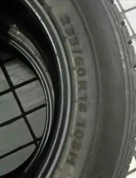 Ban belakang, mobil, ukuran R 18