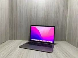 MacBook Pro 13 Inch 2017 8/256 GB