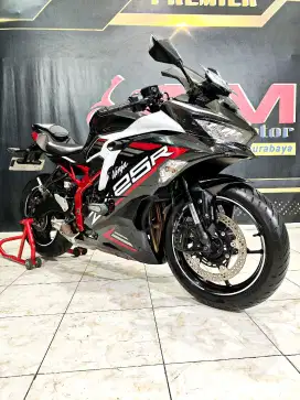 Zx25R ABS Qs 4cilinder KM.2rb Pearl White mewh .Anugerah motor rungkut