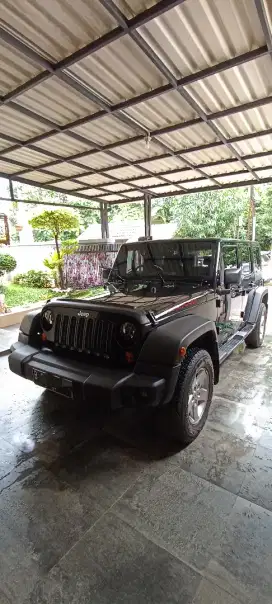 Jeep Wrangler Rubicon 3.8 AT 4x4 Bensin 2010