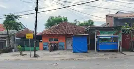 Sewa halaman depan rumah untuk berjualan