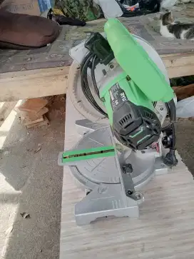 Mesin potong cuting miter Saw ryu