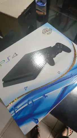 PS 4 slim free game