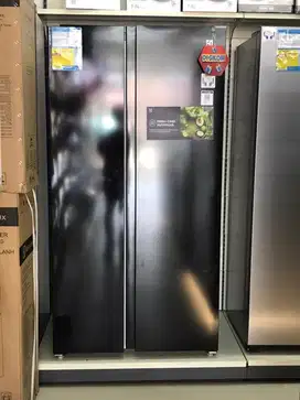 Kulkas Electrolux ESE6600A-BID Hitam