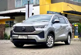 Toyota Innova Zenix V CVT Tahun 2023 Non Hybrid Abu Abu Metalik