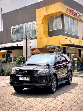 Toyota Fortuner G VNT TRD Sportivo Diesel Tahun 2015 Hitam