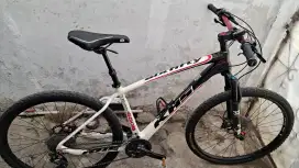 Sepeda MTB Carbon KHS Team 650B