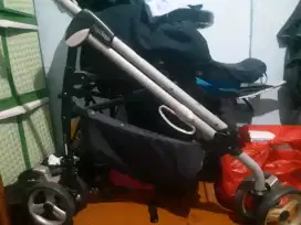 Stroller PEG PEREGO - Pliko P3 Compact.
Made In Italy.