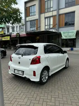 di jual yaris E 2013 metic MMC