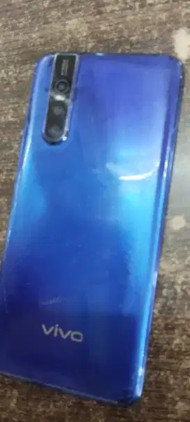 V 15 Pro 6/128 LCD udh pernah ganti batre mah awet